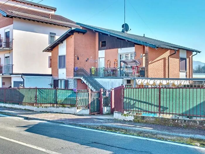 Appartamento con 5 locali in vendita in Via Diaz, Mesenzana