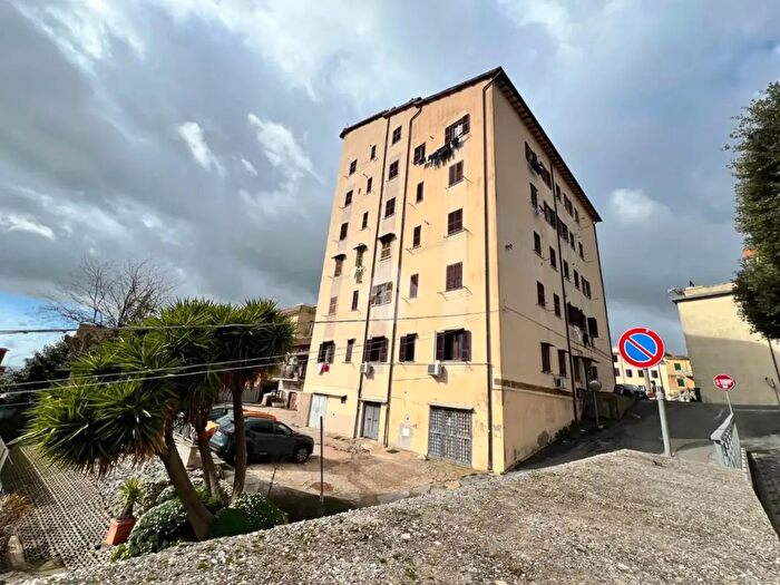 Appartamento trilocale in vendita in Via Salvo dAcquisto, Lanuvio