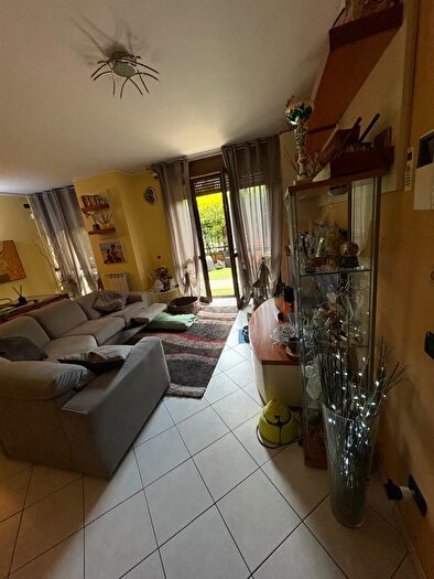 Appartamento trilocale in vendita in Via Ticino, Rozzano