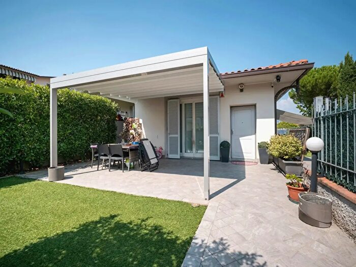 Casa trilocale in vendita in Via Erbosa, Campi Bisenzio