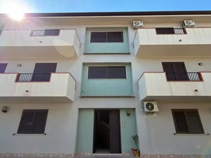 Appartamento con 5 locali in vendita in Via Rosate, Oliveri