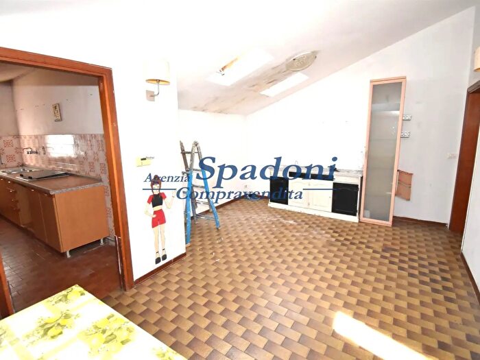 Appartamento con 7 locali in vendita in Lamporecchio