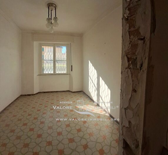 Appartamento quadrilocale in vendita in Via Lanciotto Gherardi, Livorno