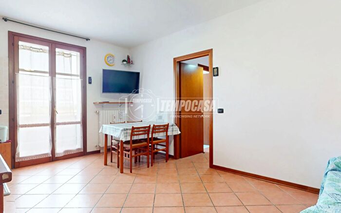 Appartamento trilocale in vendita in Via F Landucci, Curtatone