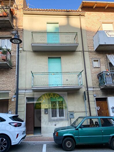 Casa con 6 locali in vendita in Via Pierdicasso Barrile, Monteodorisio