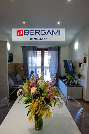 Appartamento quadrilocale in vendita in Via del Cinema, Anzio