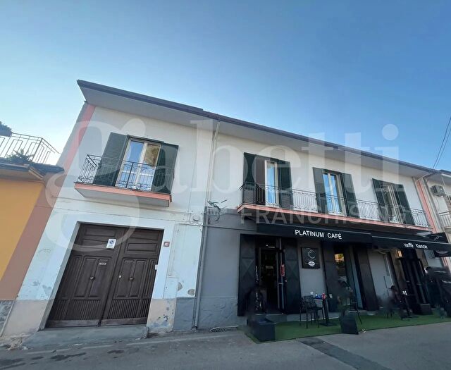 Casa con 8 locali in vendita in Via Antonio Iannotta, Pignataro Maggiore