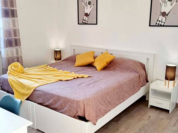 Appartamento trilocale in affitto in Via degli Imbriani, Bovisa, Milano
