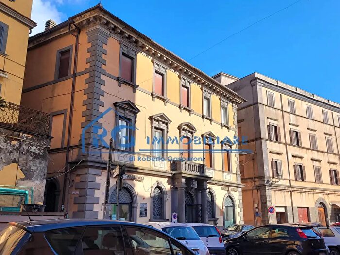 Appartamento trilocale in vendita in Piazza Cavour, Bagnoregio