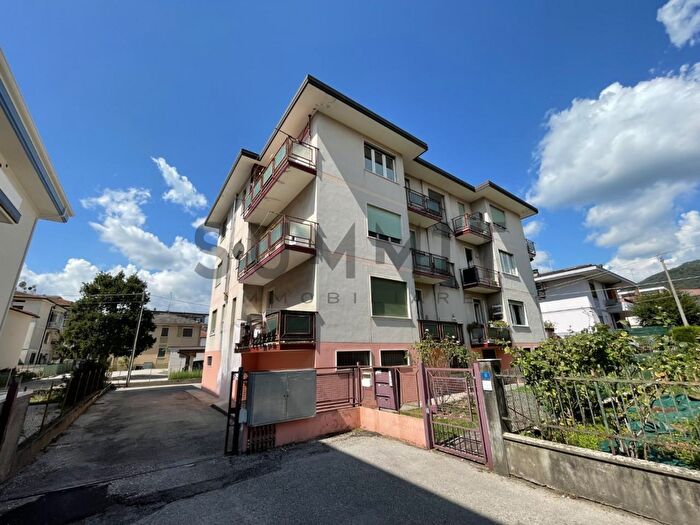Appartamento con 5 locali in vendita in Via Enrico Fermi, Schio