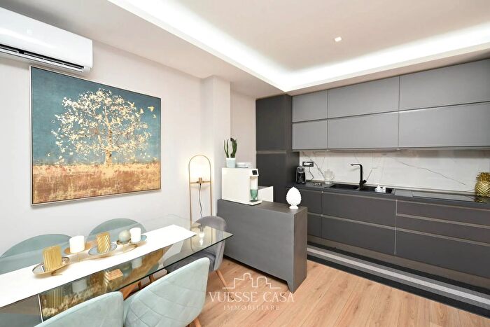 Appartamento con 6 locali in vendita in Via Satta Nuoro, Nuoro