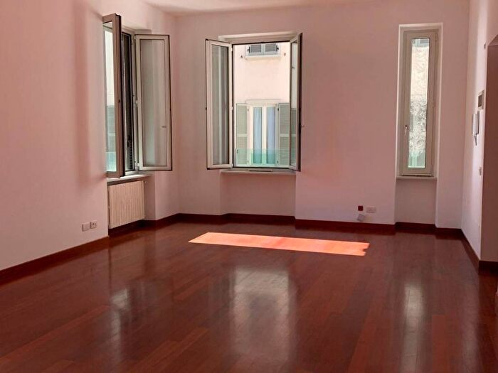 Appartamento trilocale in affitto in Quadronno Crocetta, Milano