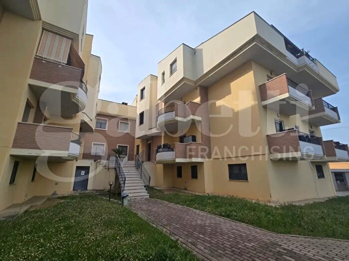 Appartamento trilocale in vendita in Via Badette, Tortoreto