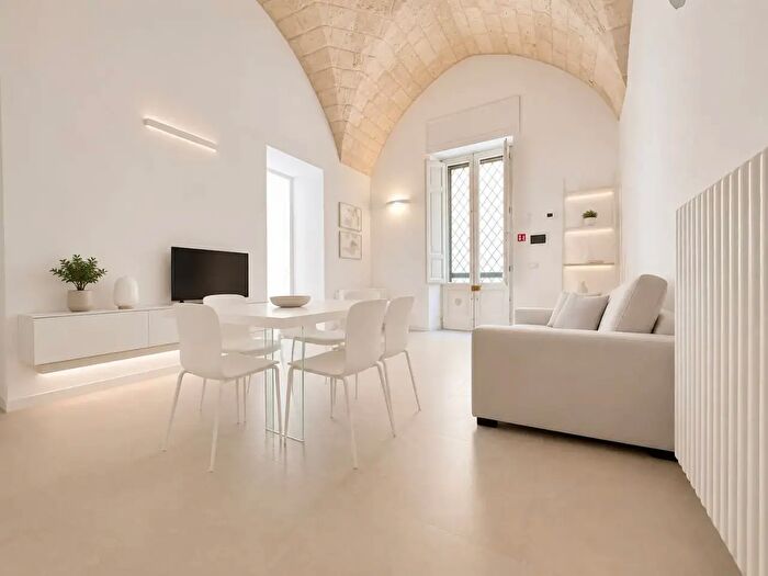 Appartamento trilocale in vendita in Piazzetta San Giovanni dei Fiorentini, Lecce