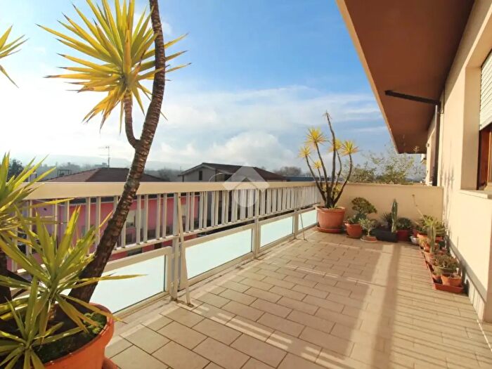 Appartamento quadrilocale in vendita in Viale Europa, Spoltore