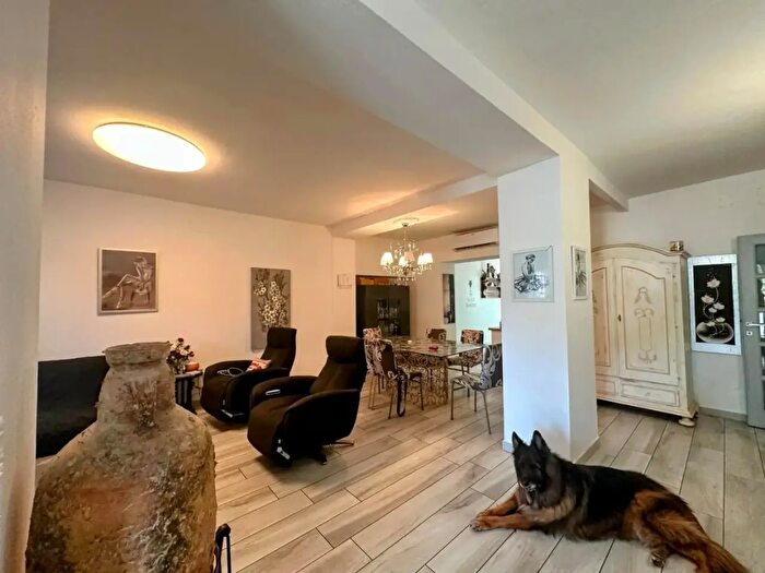 Casa con 6 locali in vendita in Campiglia Marittima