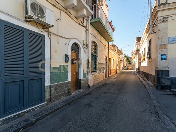 Casa quadrilocale in vendita in Via Stagno, Catania