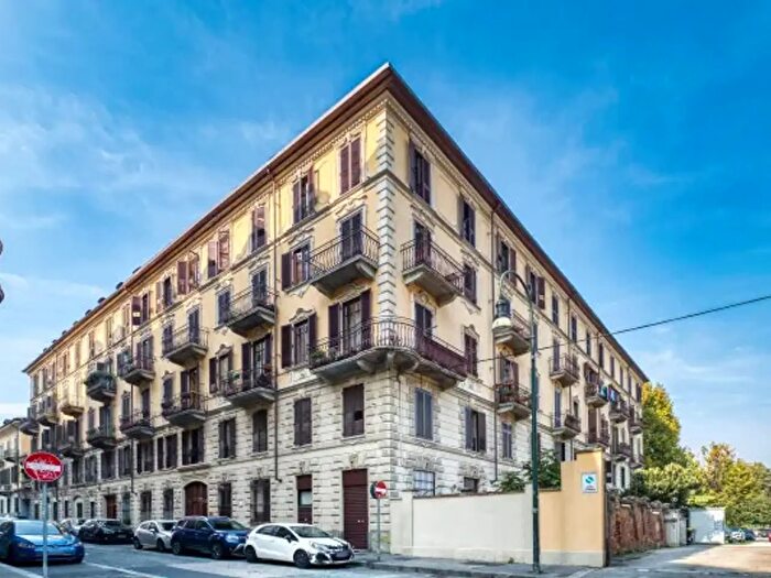 Appartamento con 6 locali in vendita in Via Santa Chiara, Torino