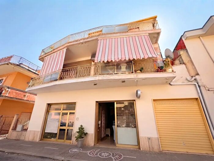Appartamento quadrilocale in vendita in Via Udine, Mondragone