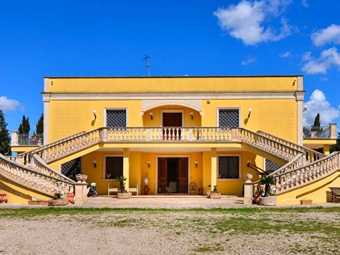 Casa con 6 locali in affitto in Strada Statale ter, Novoli