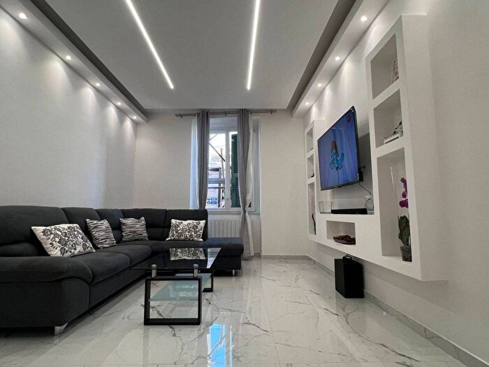 Appartamento con 6 locali in vendita in Via Bobbio, Staglieno, Genova