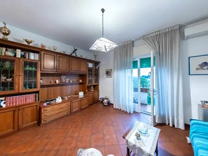 Appartamento quadrilocale in vendita in Via degli Orti, Pescia