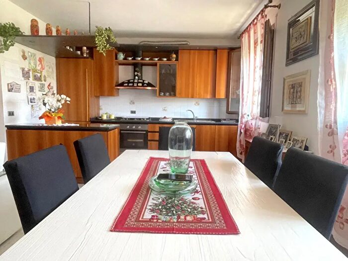 Appartamento trilocale in vendita in Via Villa del Bosco, Pontelongo