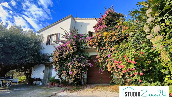 Casa con 8 locali in vendita in Rimembranze, Amelia