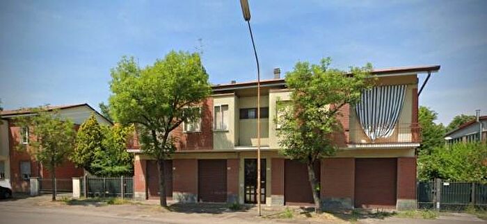 Casa con 6 locali in vendita in Via degli Inventori, Modena