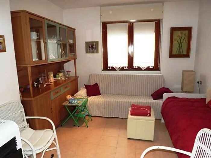 Appartamento trilocale in vendita in Val Brembilla