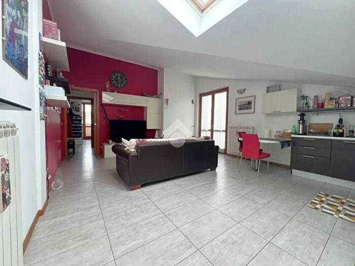 Appartamento bilocale in vendita in Via Ticino, Carugate