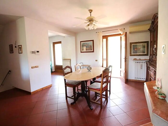 Appartamento con 7 locali in vendita in del Burlamacco, Lucca