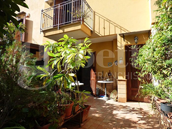 Casa quadrilocale in vendita in Via Padre Pio Snc, Casteldaccia