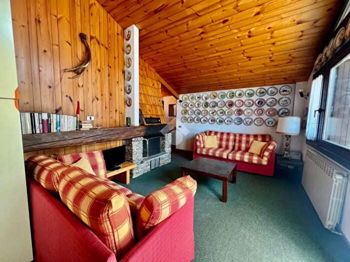 Appartamento trilocale in vendita in Via Nazionale, Vezza DOglio