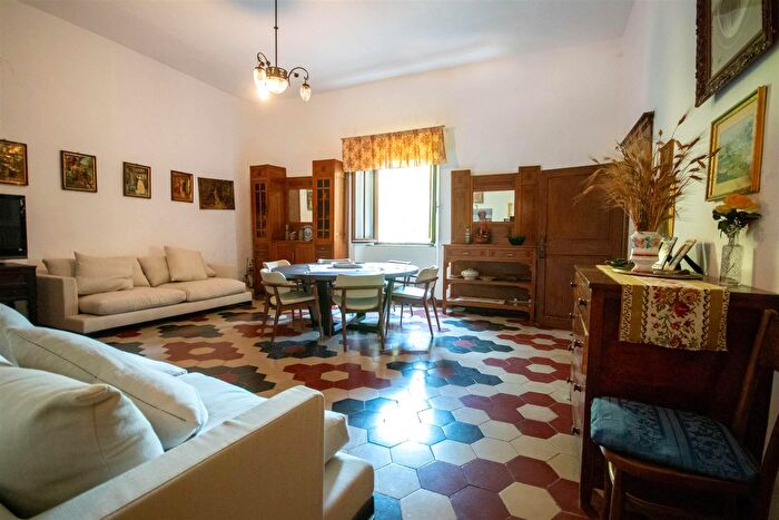 Appartamento con 6 locali in vendita in Casale Marittimo