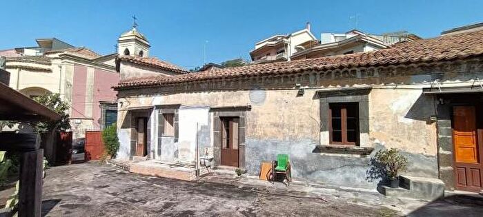 Casa con 5 locali in vendita in Via Sanità SNC, Aci Catena