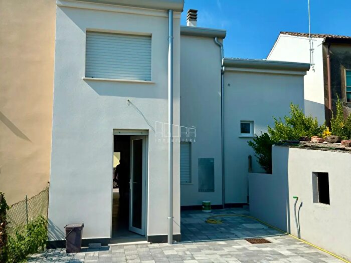 Casa con 6 locali in vendita in Via a Forni, Porto Viro