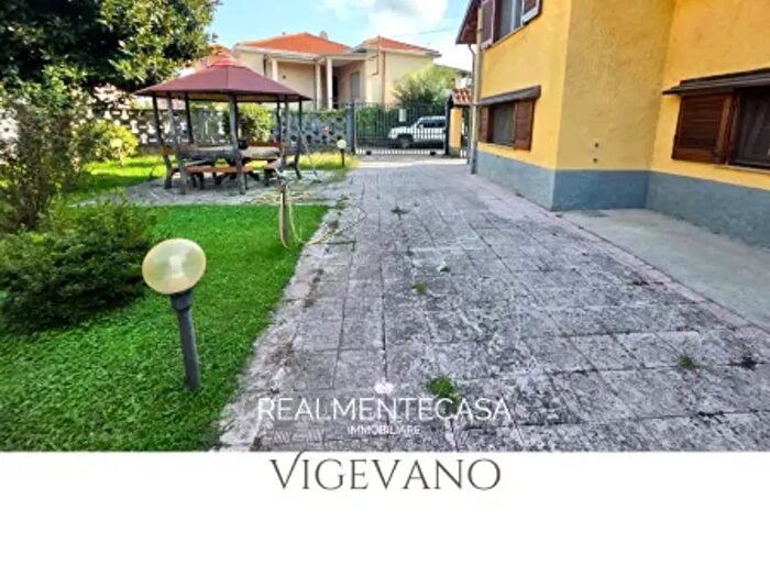 Casa trilocale in vendita in Via Gravellona, Vigevano