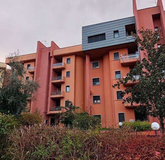 Appartamento trilocale in affitto in Via Spagna, Santo Stefano, Rende