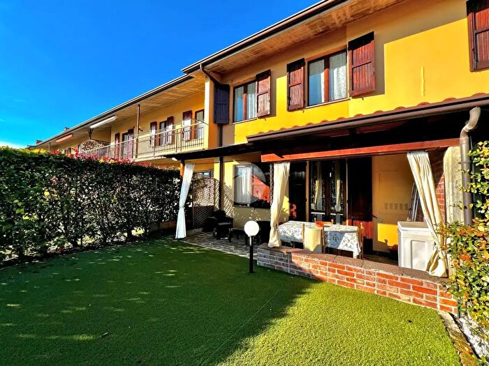 Casa quadrilocale in vendita in Via Navezzo, Castelli Calepio
