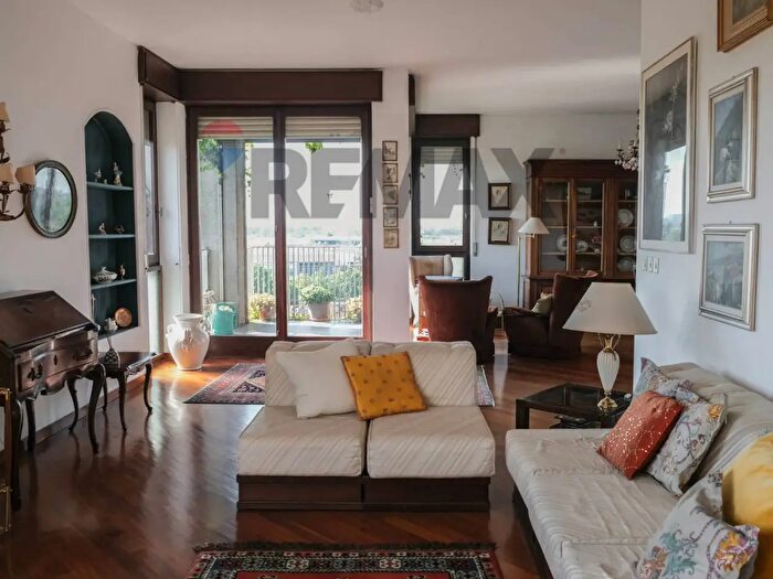 Appartamento con 5 locali in vendita in Via Triulziana, San Donato Milanese