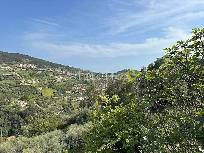 Casa con 7 locali in vendita in Via San Sebastiano Snc, Vallebona