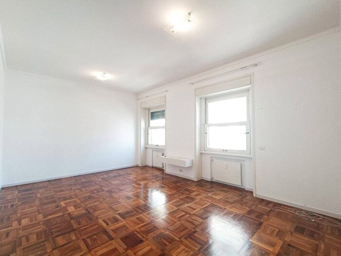 Appartamento quadrilocale in affitto in Via dell'Annunciata, Brera, Milano