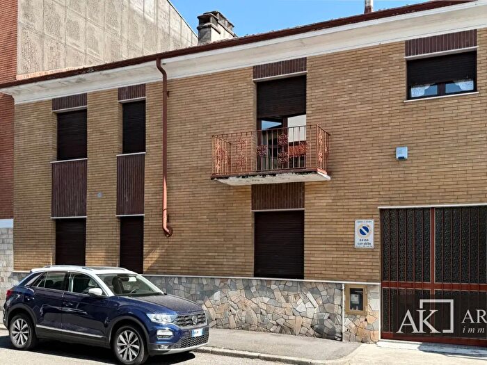 Casa con 5 locali in vendita in Via De Calboli, Novara