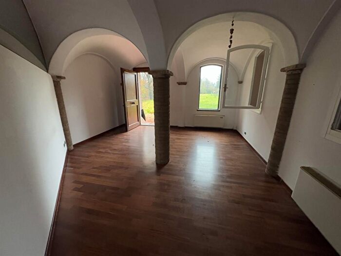 Casa con 7 locali in vendita in Solarolo