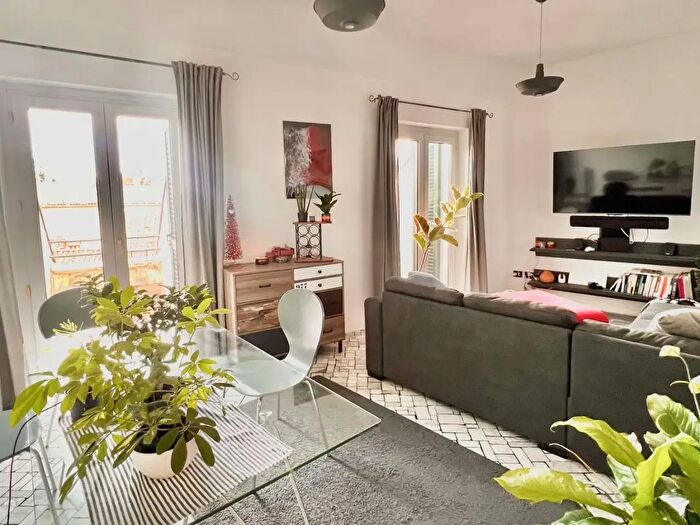 Appartamento bilocale in affitto in Via Albuzzi, Varese