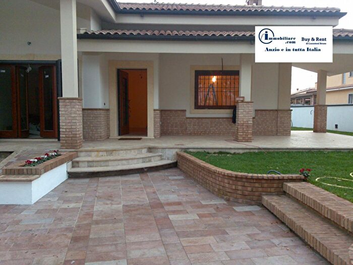 Casa quadrilocale in vendita in Via della Cannuccia, Anzio