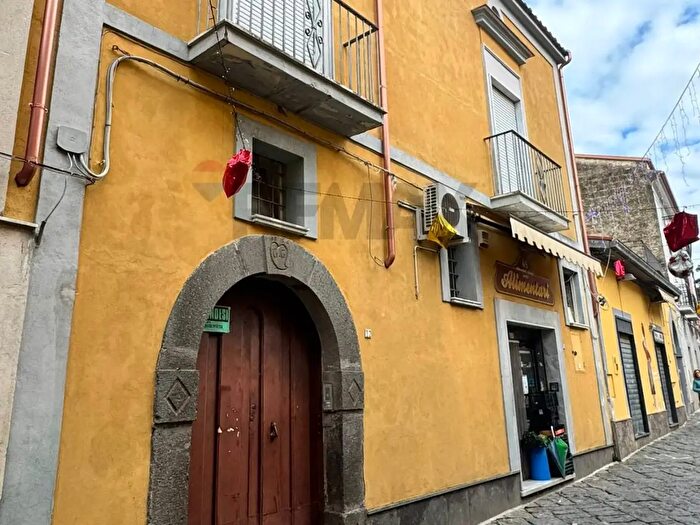 Casa trilocale in vendita in Via Cavella, Sessa Aurunca