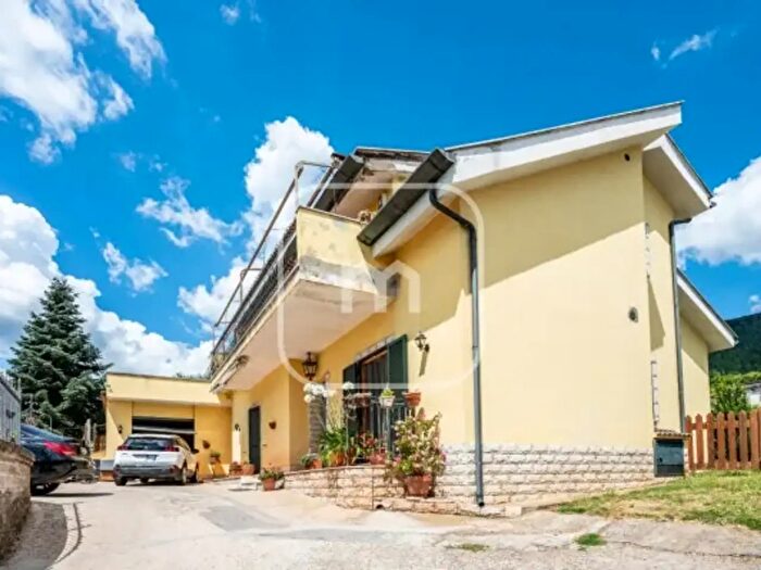 Casa con 6 locali in vendita in Via Fontana Marcaccio, Velletri