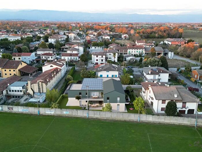 Appartamento quadrilocale in vendita in Via Fabio Filzi, Quinto Vicentino